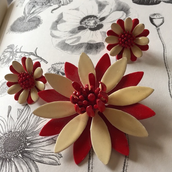 1960's vintage daisy pin & earrings red & white - Picture 3 of 7